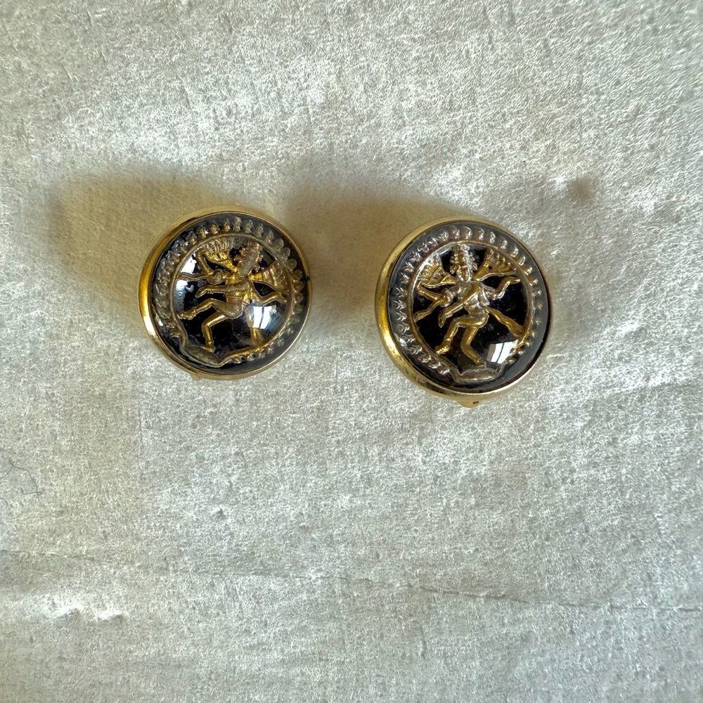 Vintage Sarah Coventry, Reverse Painted Cameo Earrings